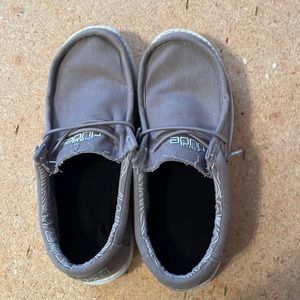 Hey dudes-wallet youth size 5